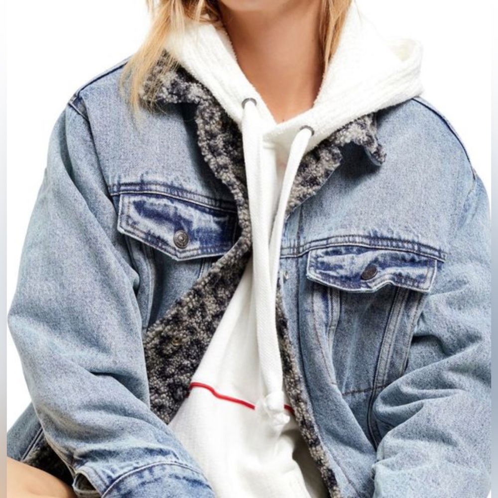 Free People - We The Free - Wild Ones Sherpa Trucker Denim Jacket Size Small